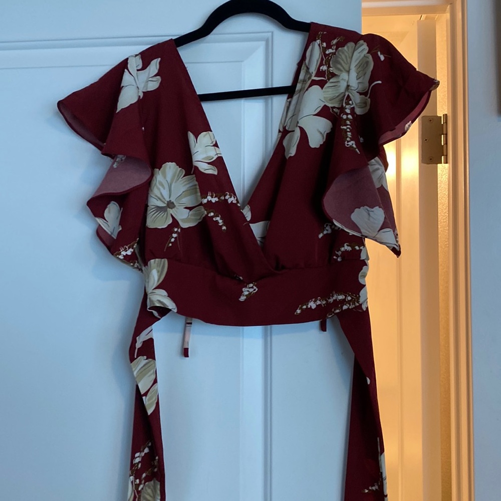 Red floral tie crop top